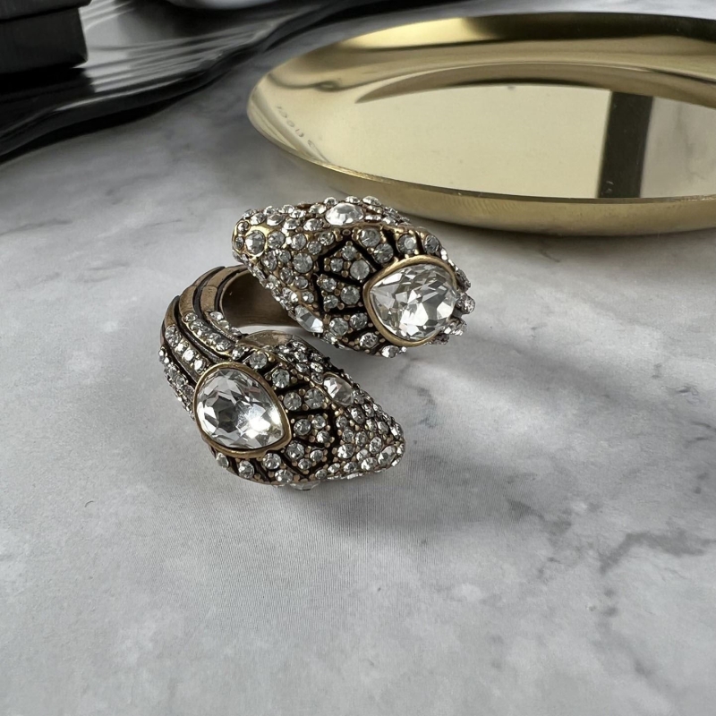 G*u*i rings